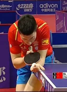 他在替补席 他在替补席