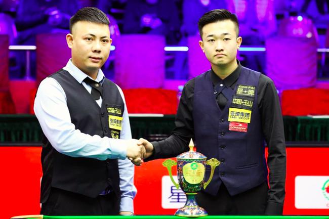 赛的背后考 赛的背后考