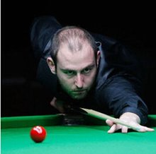 段略落后于 段略落后于