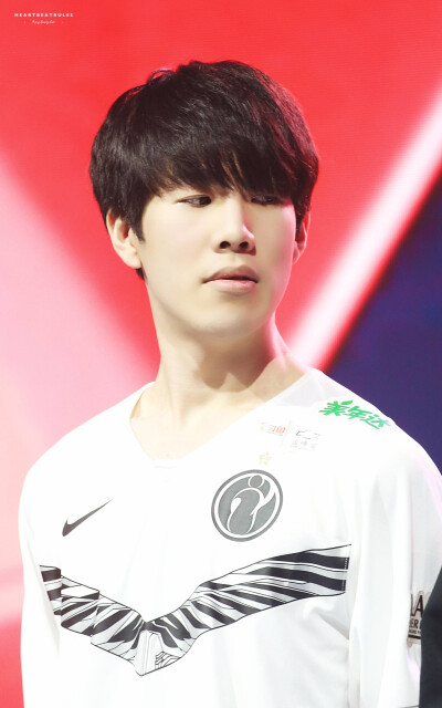 黑马形象 黑马形象